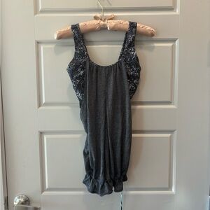 Lululemon cut out top